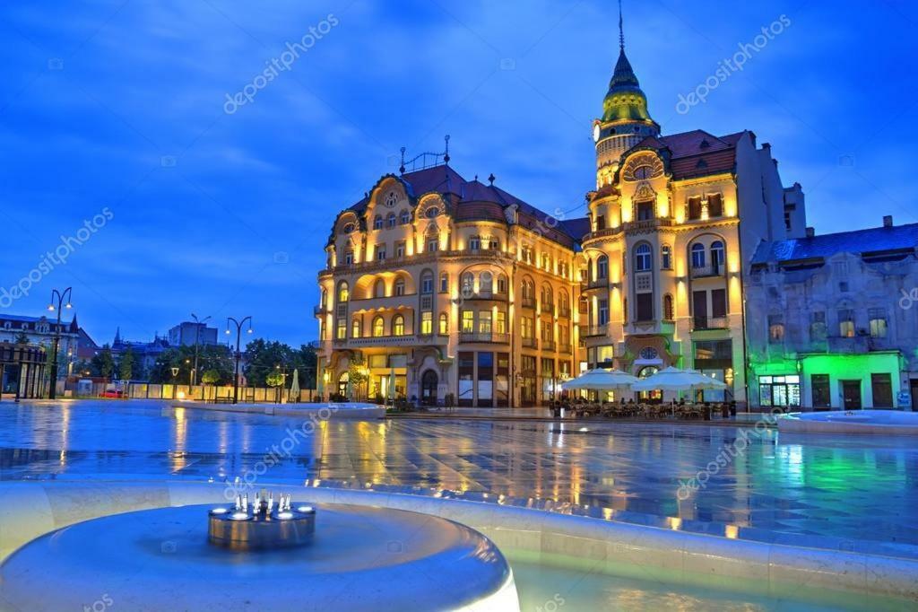 The Best Central View Apartment Oradea Extérieur photo