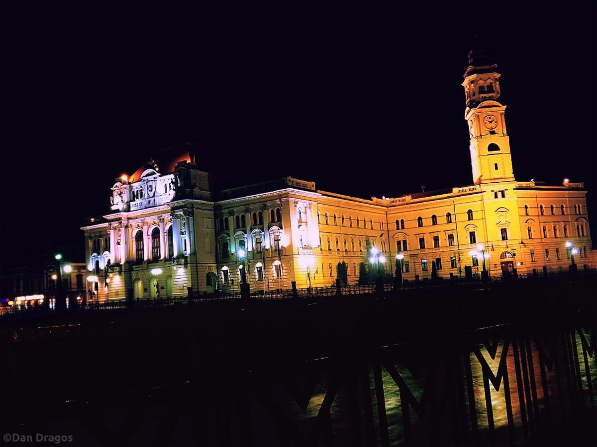 The Best Central View Apartment Oradea Extérieur photo