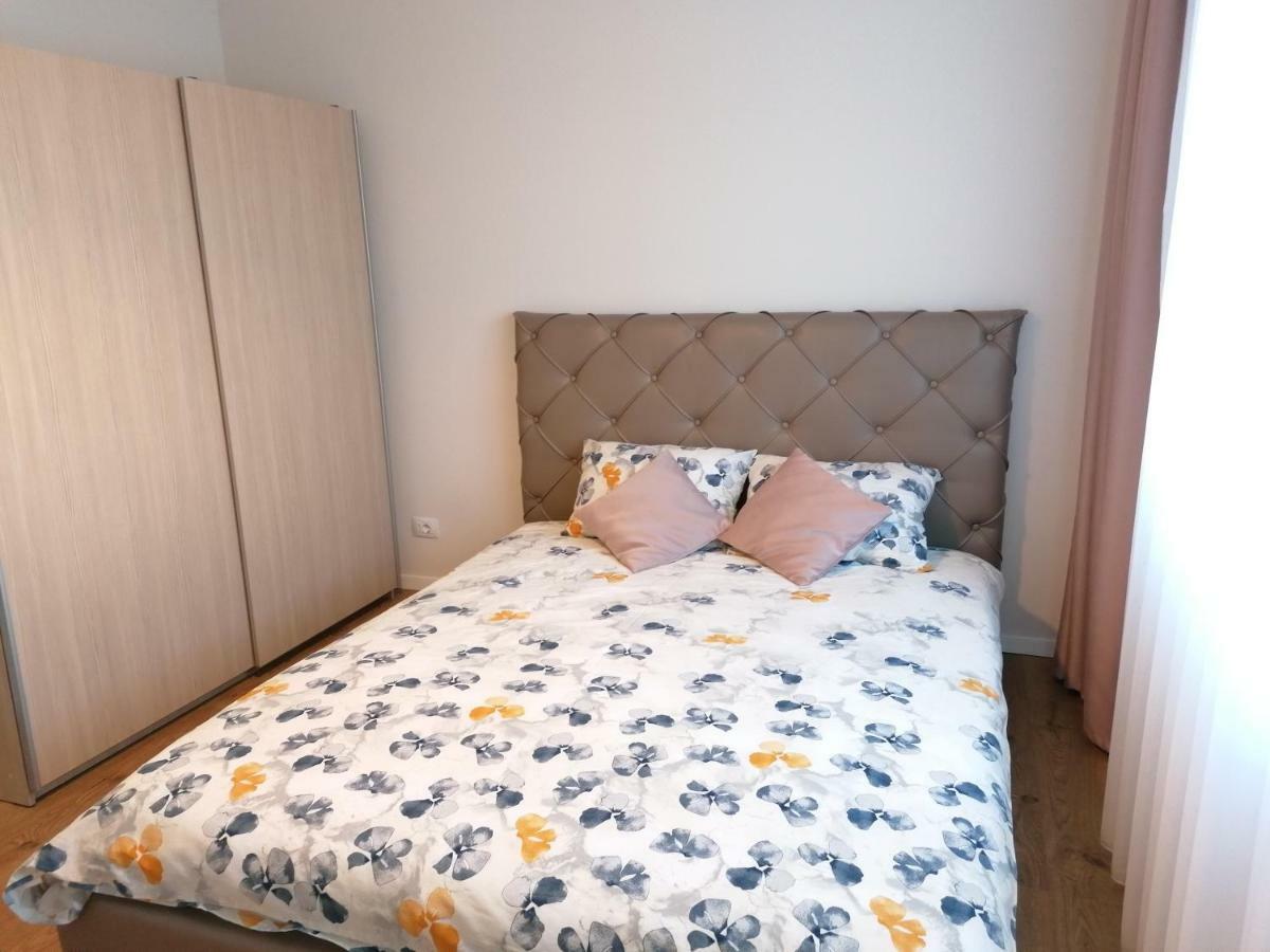 The Best Central View Apartment Oradea Extérieur photo