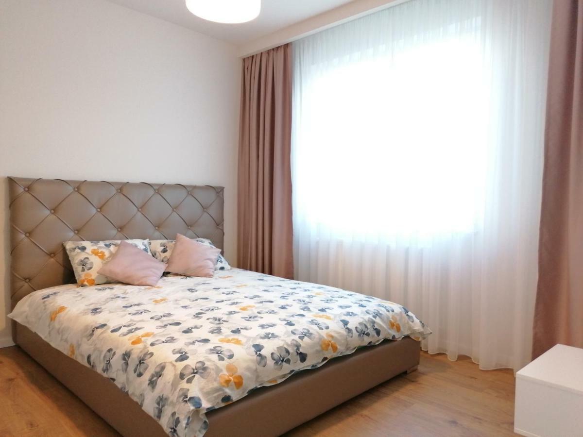 The Best Central View Apartment Oradea Extérieur photo